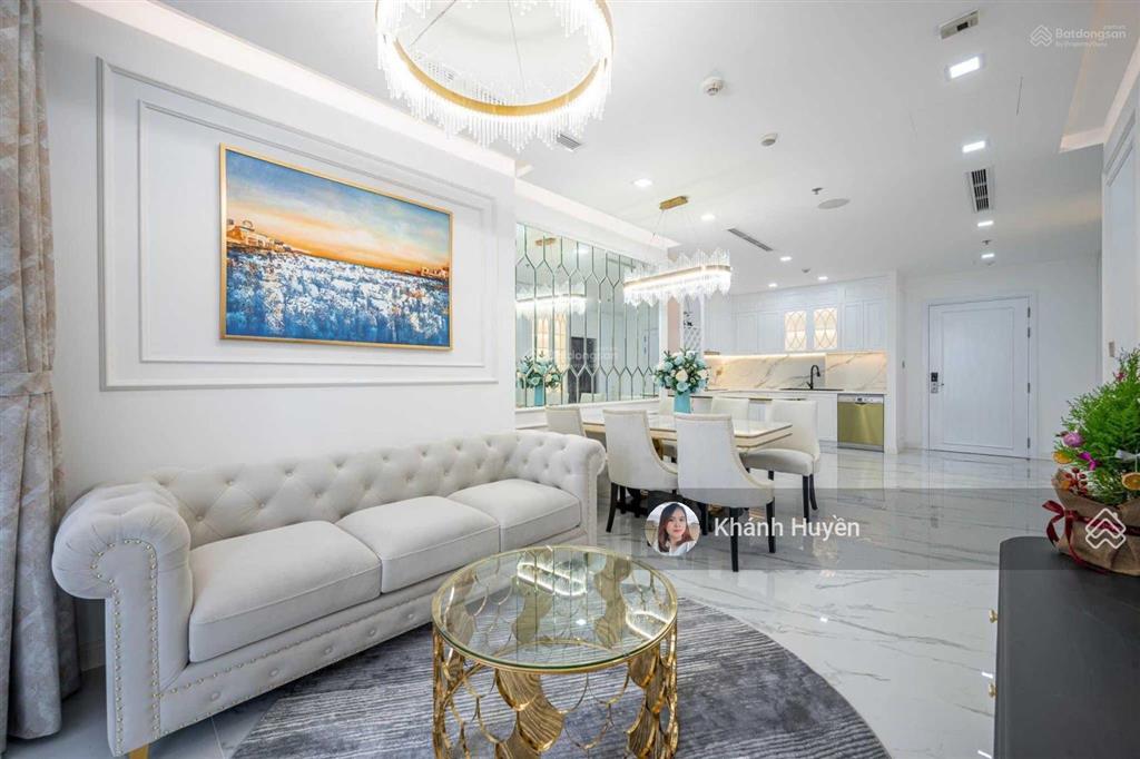 Cho thuê căn hộ 2pn vinhomes central park 90m2 phòng khách rộng view thoáng giá tốt.  0901 692 ***
