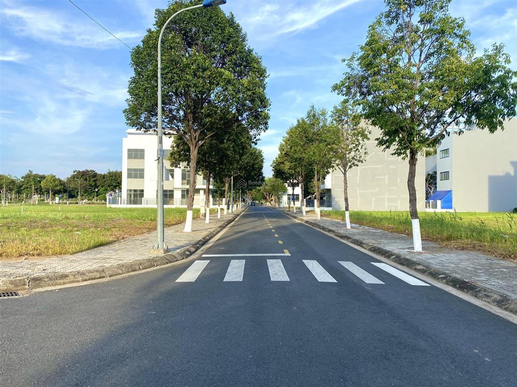 Bán lô đất sổ hồng riêng kđt đông tăng long (tự xây dựng)