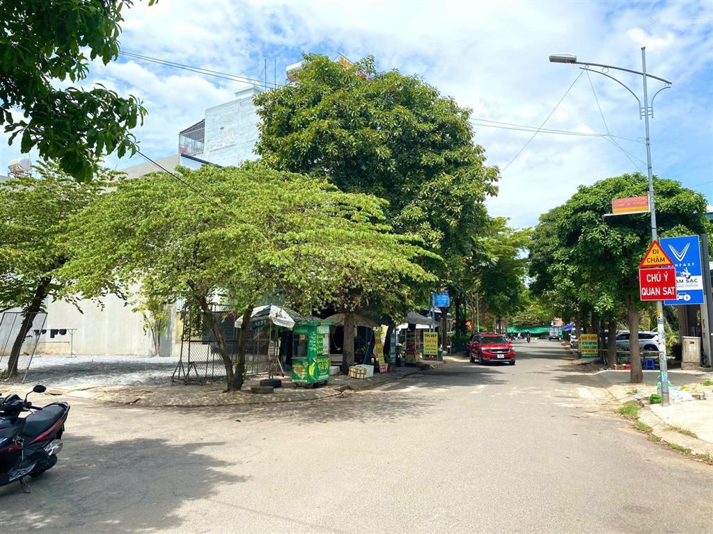 Lô góc đường 16m trục chính kdc nam khang  nguyễn duy trinh, phường long trường