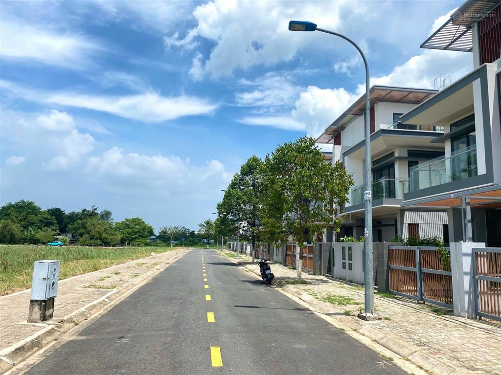 Biệt thự song lập bason hưng phúc kđt đông tăng long (đối diện căn hộ cao tầng)