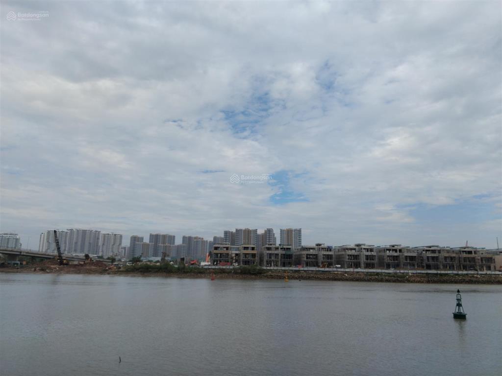 21tr/m2 nhìn không muốn rời mặt tiền ngã 3 sông vinhomes grand park quận 9