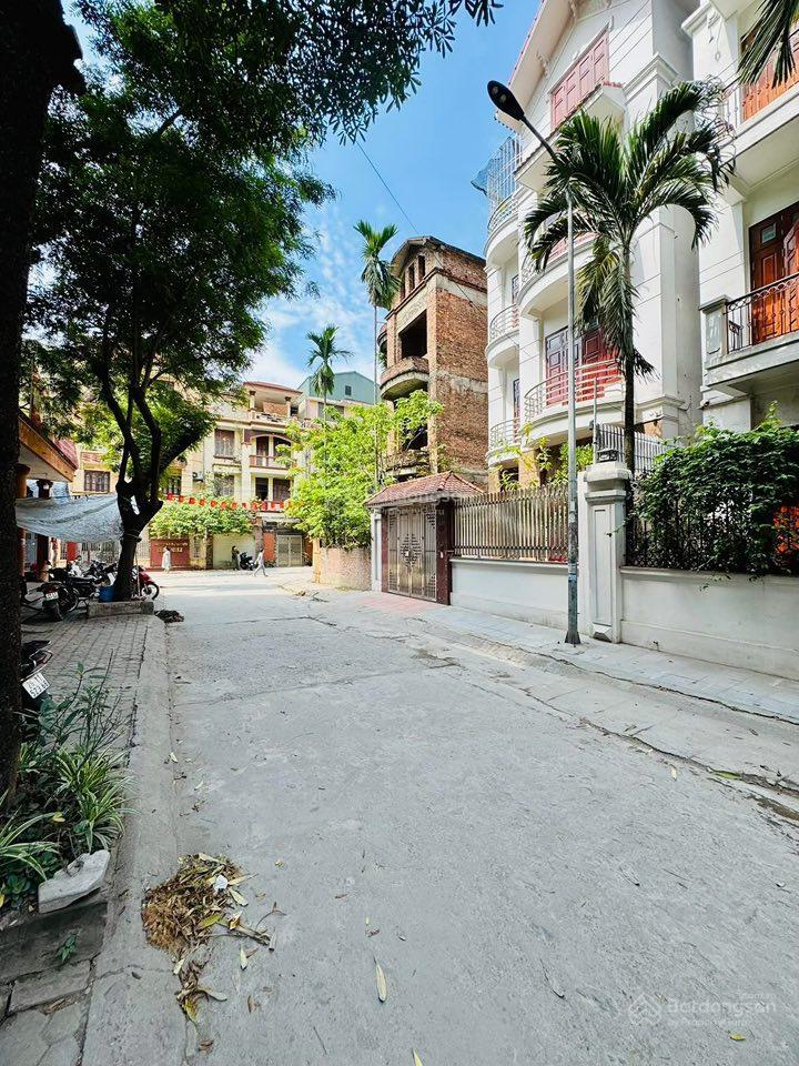 Biệt thự đơn lập phùng khoang 142m2 + 4 tầng kinh doanh văn phòng 4 mặt thoáng vỉa hè