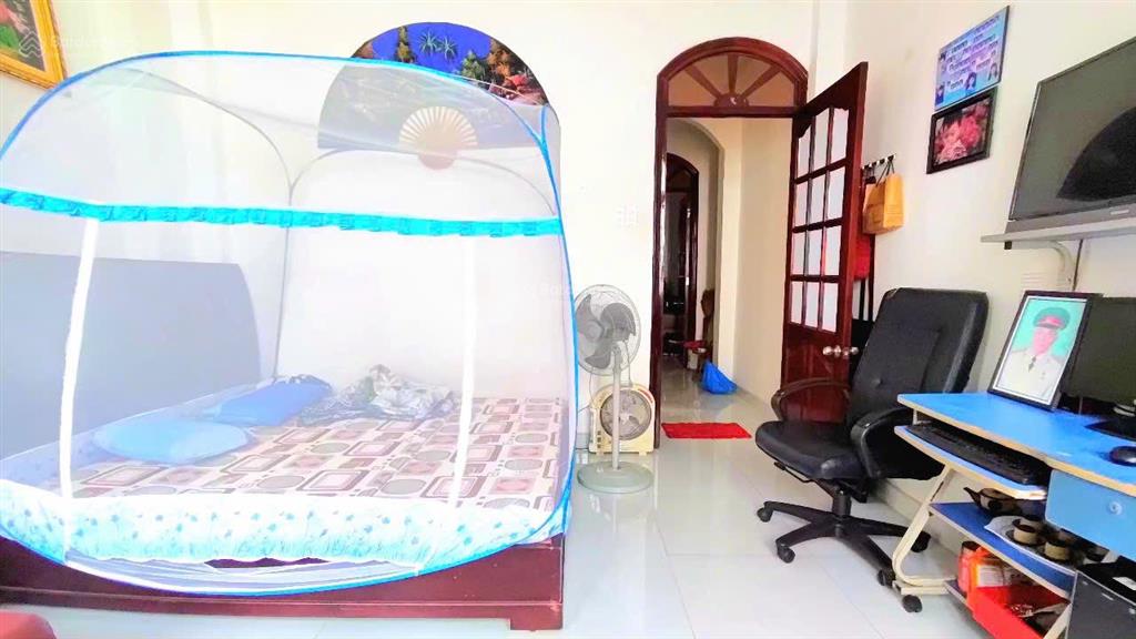 Bán nhà 5 tầng 57,9m2 hẻm quang trung, cách biển 500m. trung tâm nha trang