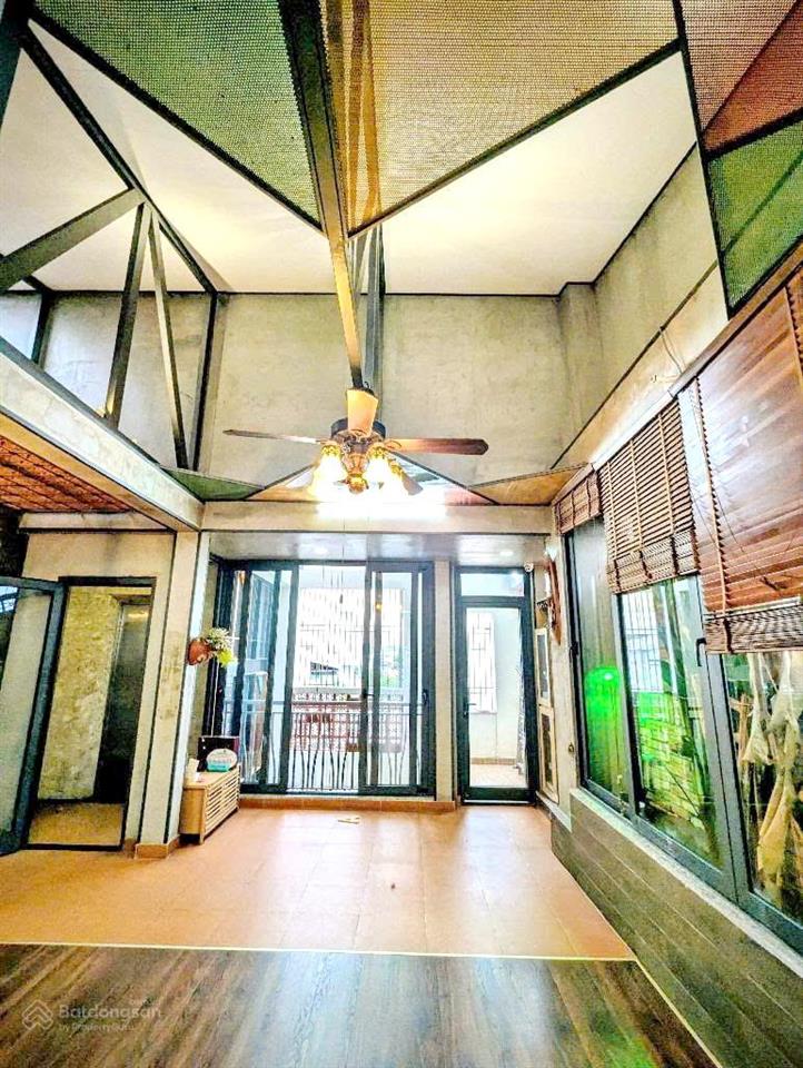 Bán nhà 4 tầng (8x12m) có thang máy  đường nhựa 8m  dương bá trạc p.1 quận 8