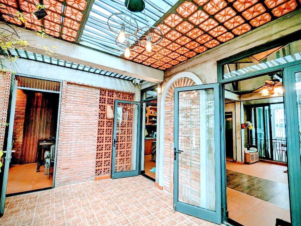 Bán nhà 4 tầng (8x12m) có thang máy  đường nhựa 8m  dương bá trạc p.1 quận 8