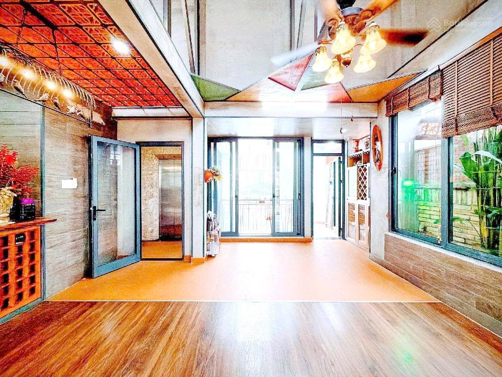 Bán nhà 4 tầng (8x12m) có thang máy  đường nhựa 8m  dương bá trạc p.1 quận 8