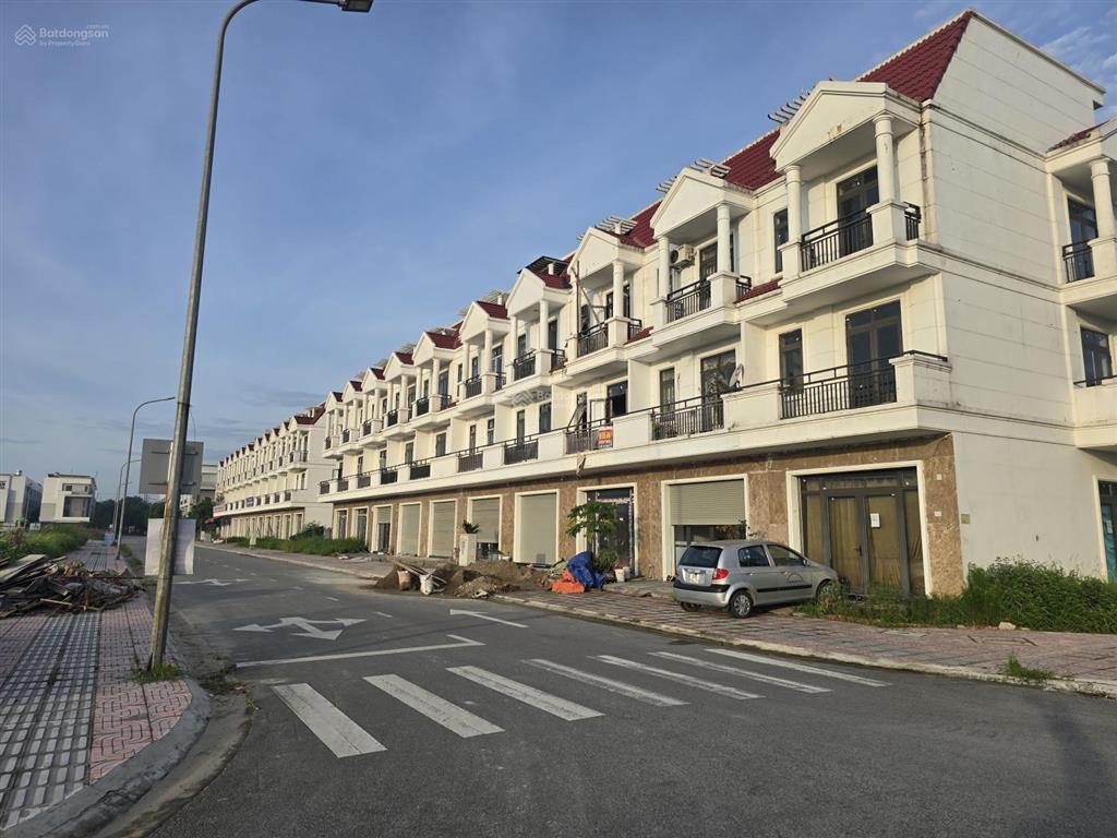 Chính chủ bán căn shophouse mặt 7 tòa chung cư , đường lớn nhất centa diamond sổ hồng lâu dài