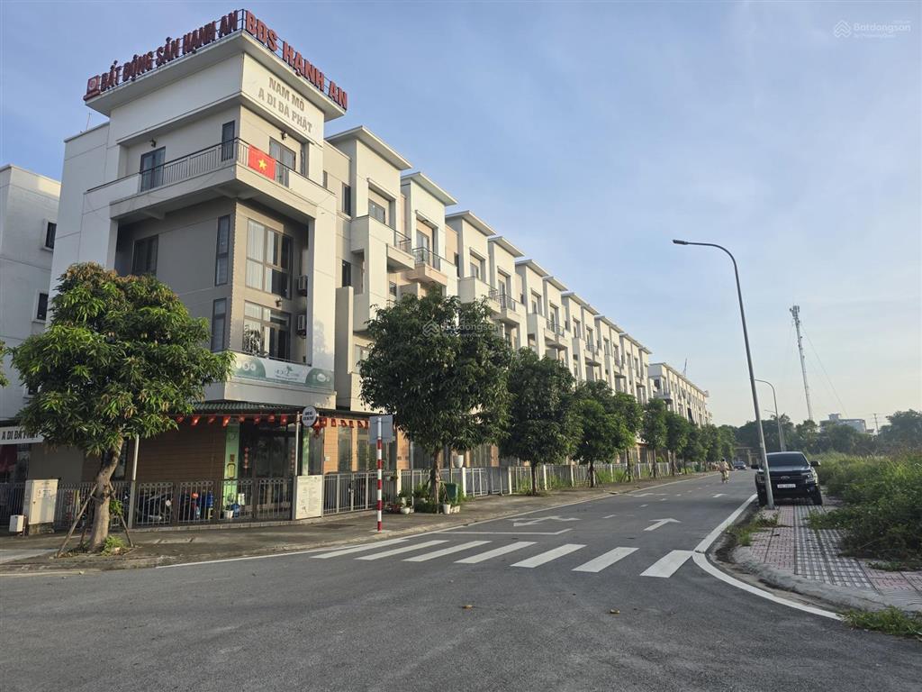 Chính chủ bán căn shophouse mặt 7 tòa chung cư , đường lớn nhất centa diamond sổ hồng lâu dài