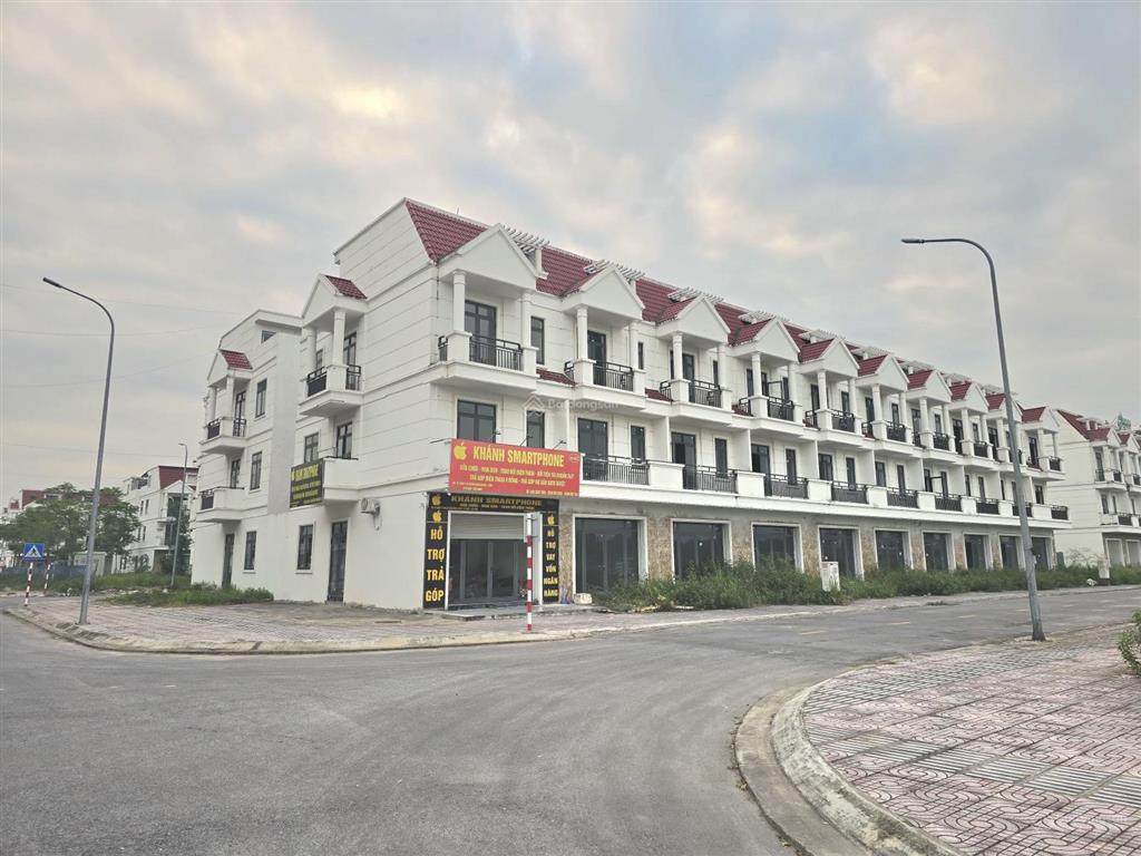 Bán căn shophouse trục chính chân đế chung cư áp góc view thoáng giá hơn 5 tỷ