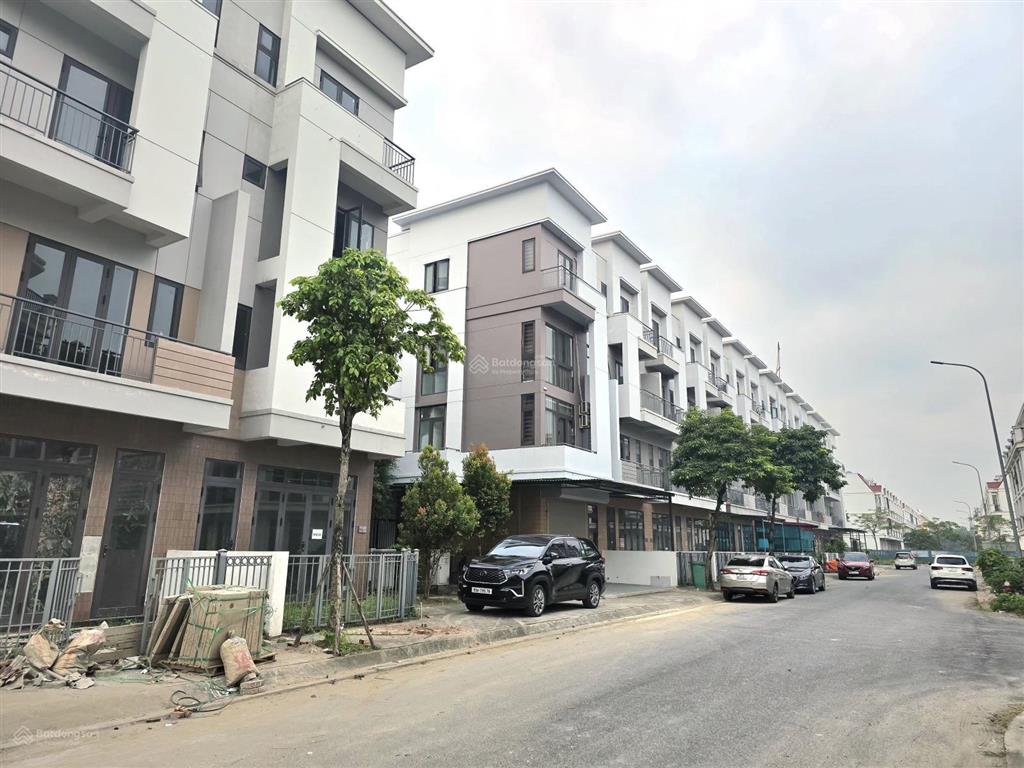 Bán căn shophouse trục chính chân đế chung cư áp góc view thoáng giá hơn 5 tỷ