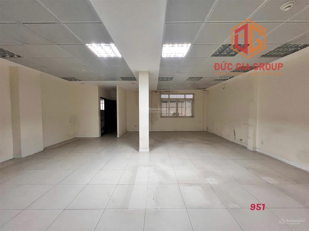 Cho thuê toà nhà văn phòng 800m2 sàn mặt tiền đường đồng khởi, phường tam hiệp giá 70tr/tháng