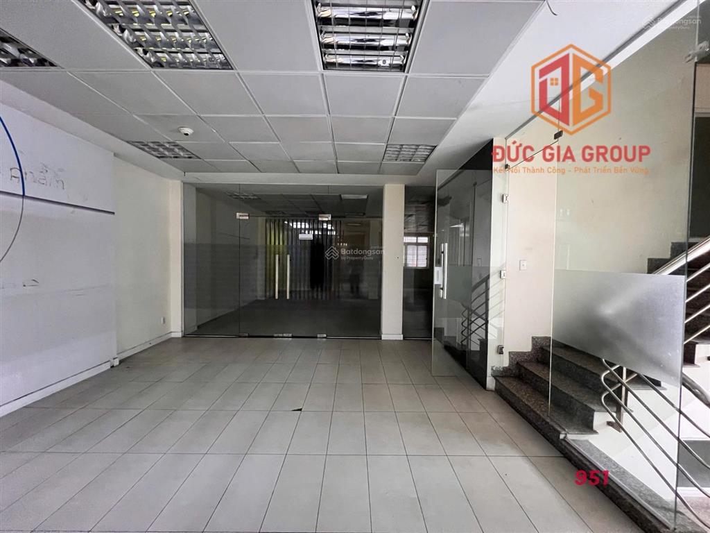 Cho thuê toà nhà văn phòng 800m2 sàn mặt tiền đường đồng khởi, phường tam hiệp giá 70tr/tháng