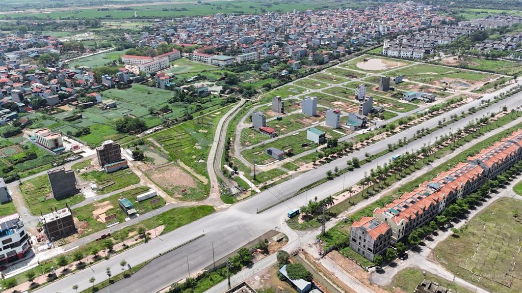 Bán lô góc đất dịch vụ 50m  2 mặt tiền cực đẹp an thượng ngay mặt cắt đường liên khu 8