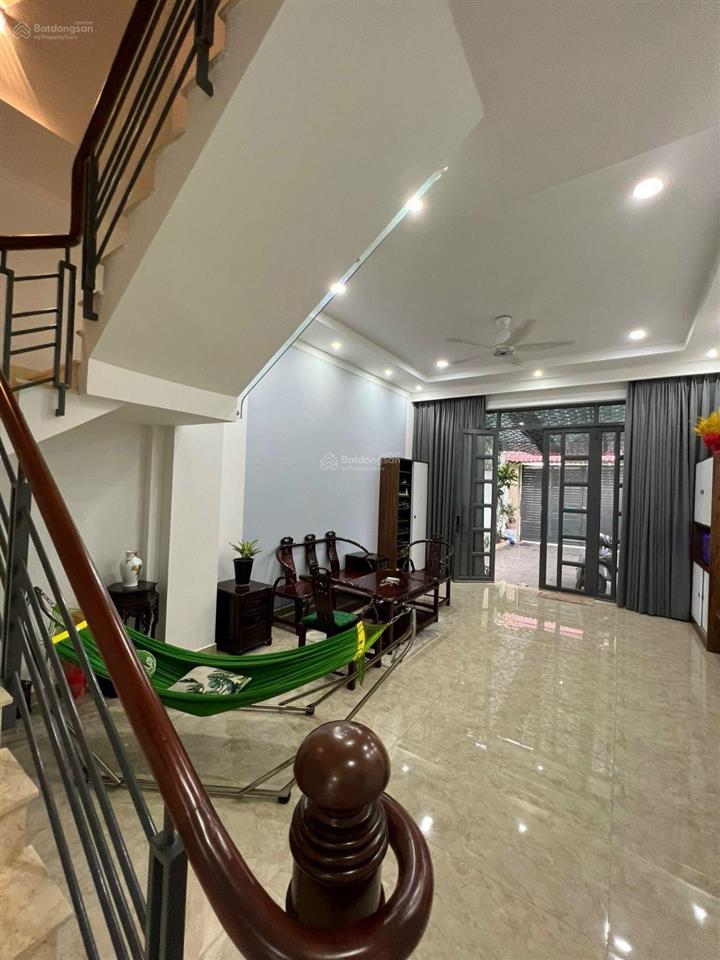 Chính chủ bán gấp nhà mặt tiền, hẻm xe container, 5x33m, 4pn, 3wc, 11,9 tỷ có sổ, tp. thủ đức, hcm