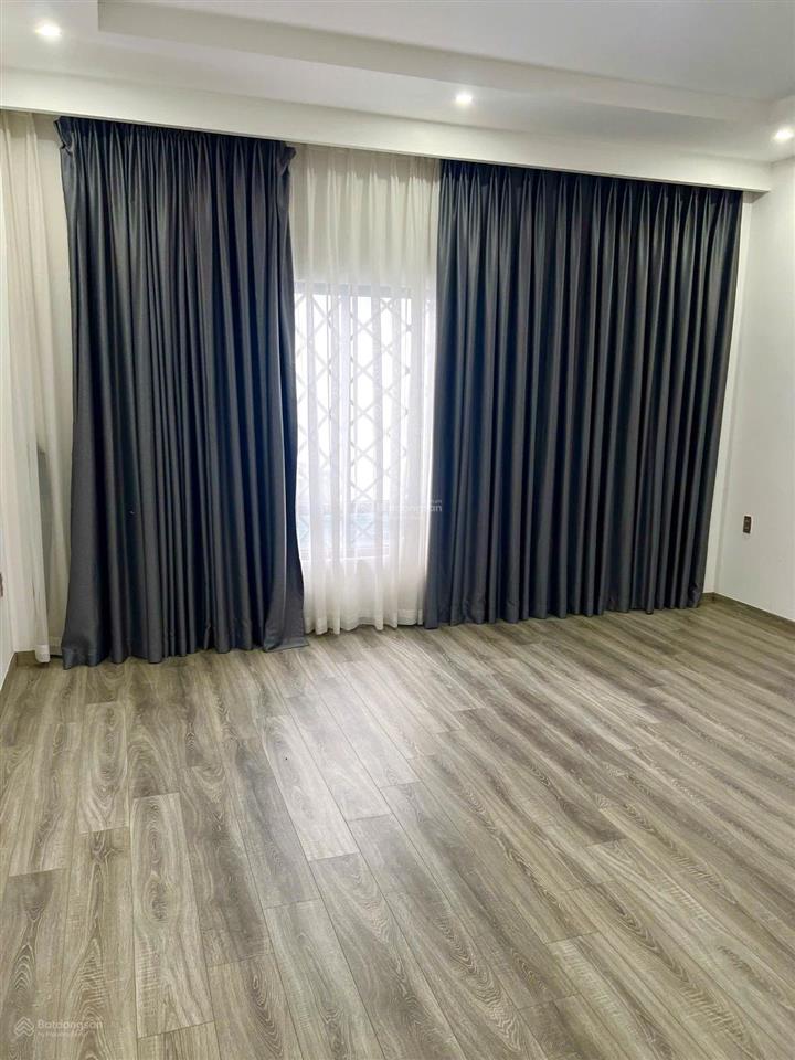 Chính chủ bán gấp nhà mặt tiền, hẻm xe container, 5x33m, 160m2, 4pn, 3wc, 11,9 tỷ có sổ, q9, hcm