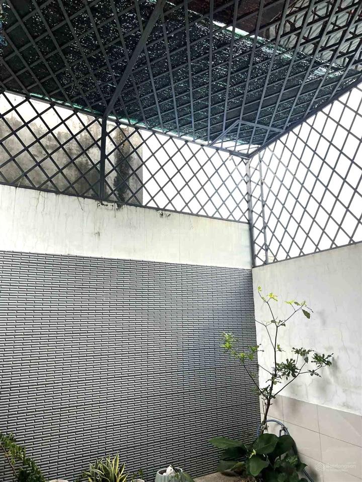 Chính chủ bán gấp nhà mặt tiền, hẻm xe container, 5x33m, 160m2, 4pn, 3wc, 11,9 tỷ có sổ, q9, hcm