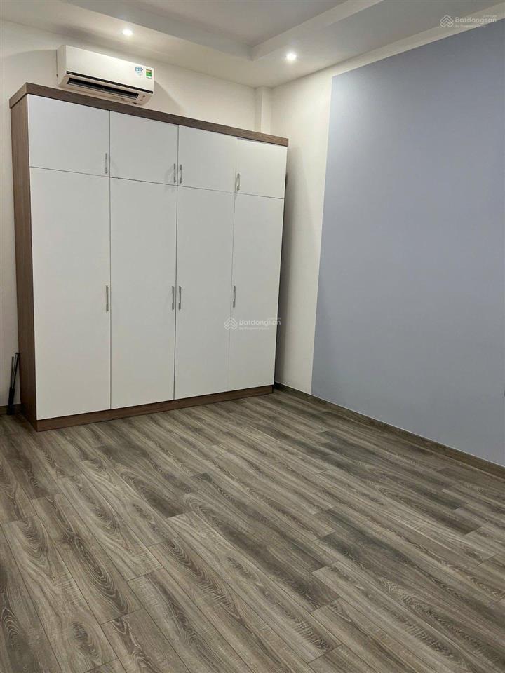 Chính chủ bán gấp nhà mặt tiền, hẻm xe container, 5x33m, 160m2, 4pn, 3wc, 11,9 tỷ có sổ, q9, hcm