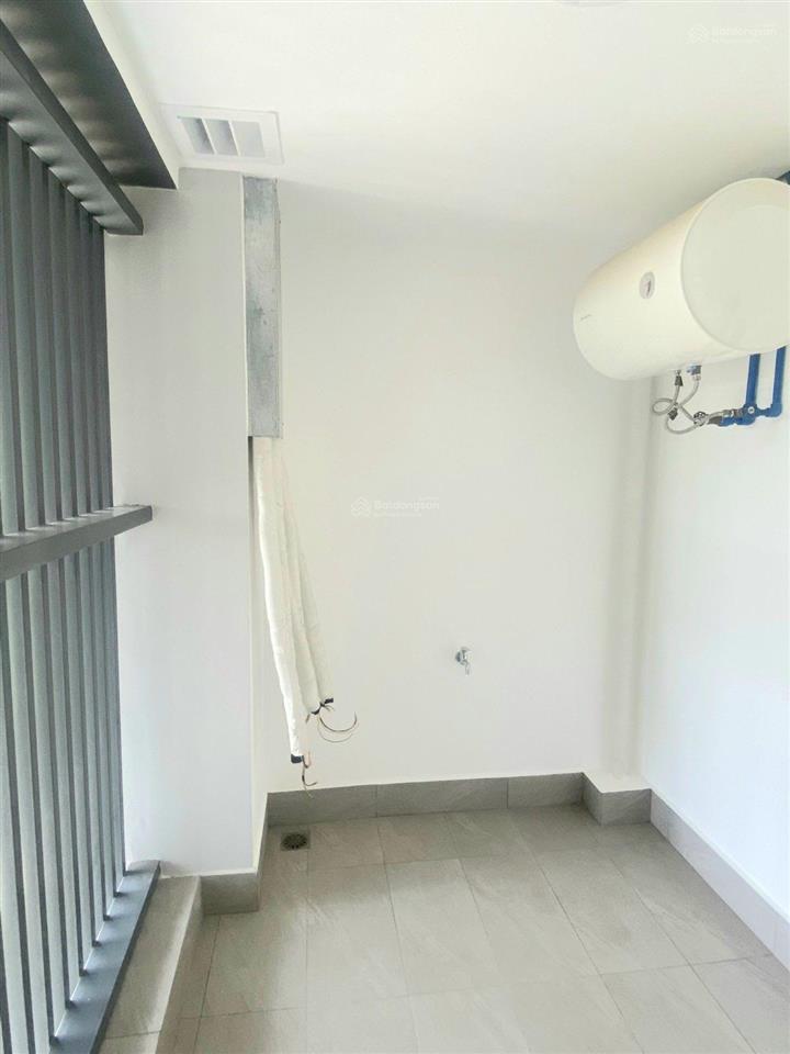 Cho thuê sky villa 2pn, 2wc, 160m2 xe hơi chạy lên tận nhà, giá 22tr/ tháng, ntcb celadon city