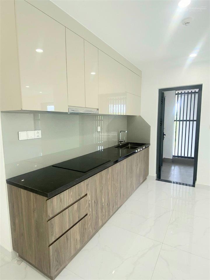 Cho thuê sky villa 2pn, 2wc, 160m2 xe hơi chạy lên tận nhà, giá 22tr/ tháng, ntcb celadon city