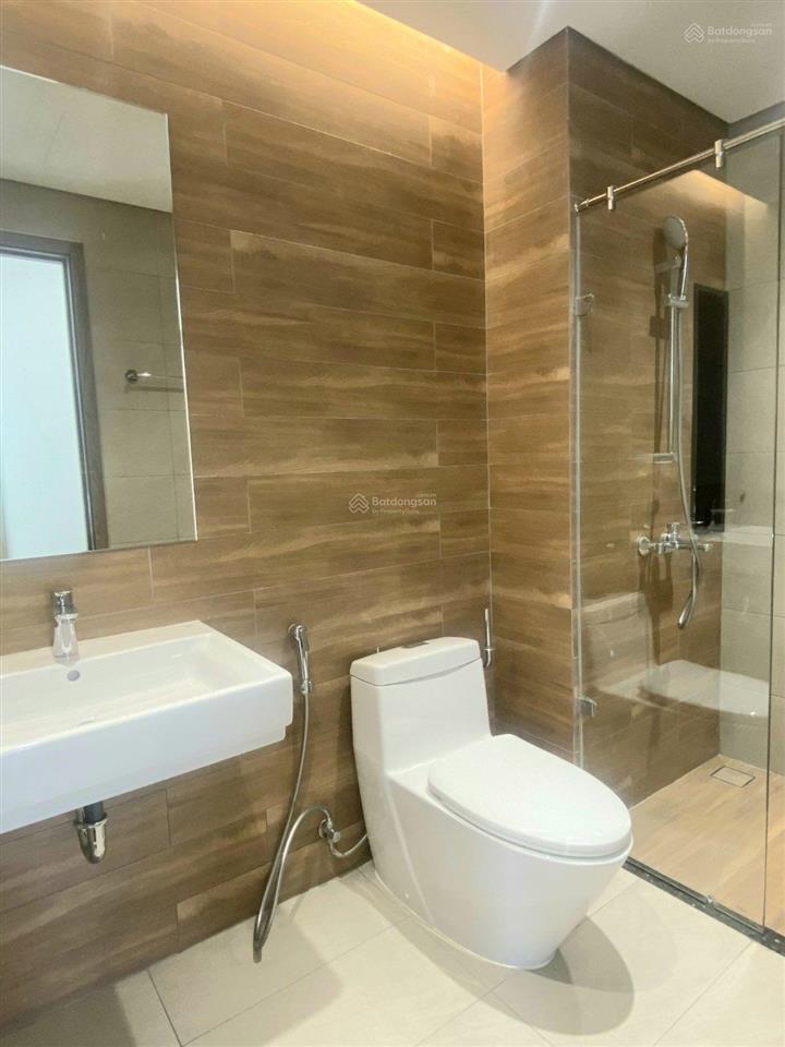 Cho thuê sky villa 2pn, 2wc, 160m2 xe hơi chạy lên tận nhà, giá 22tr/ tháng, ntcb celadon city