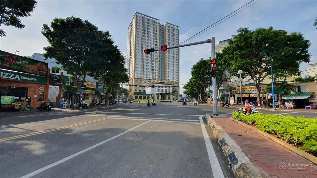 Bán nhà đất xây khách sạn cao tầng, cách biển bãi sau 500m, kt 8,2x39 mt võ thị sáu, vũng tàu 45 tỷ