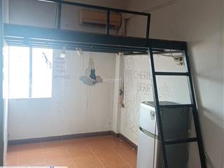 Cho thuê chung cư thang bộ ở quận 5, 2 người ở chỉ 2,8tr/th, điện nước giá nhà nước, có máy lạnh