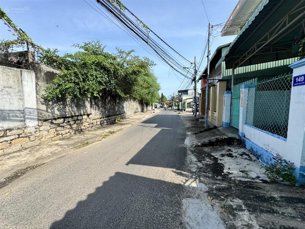 Chủ kẹt tiền bán gấp nhà cấp 4. mặt tiền đường nhựa ngô quyền khu trung tâm dân cư đông phước hải