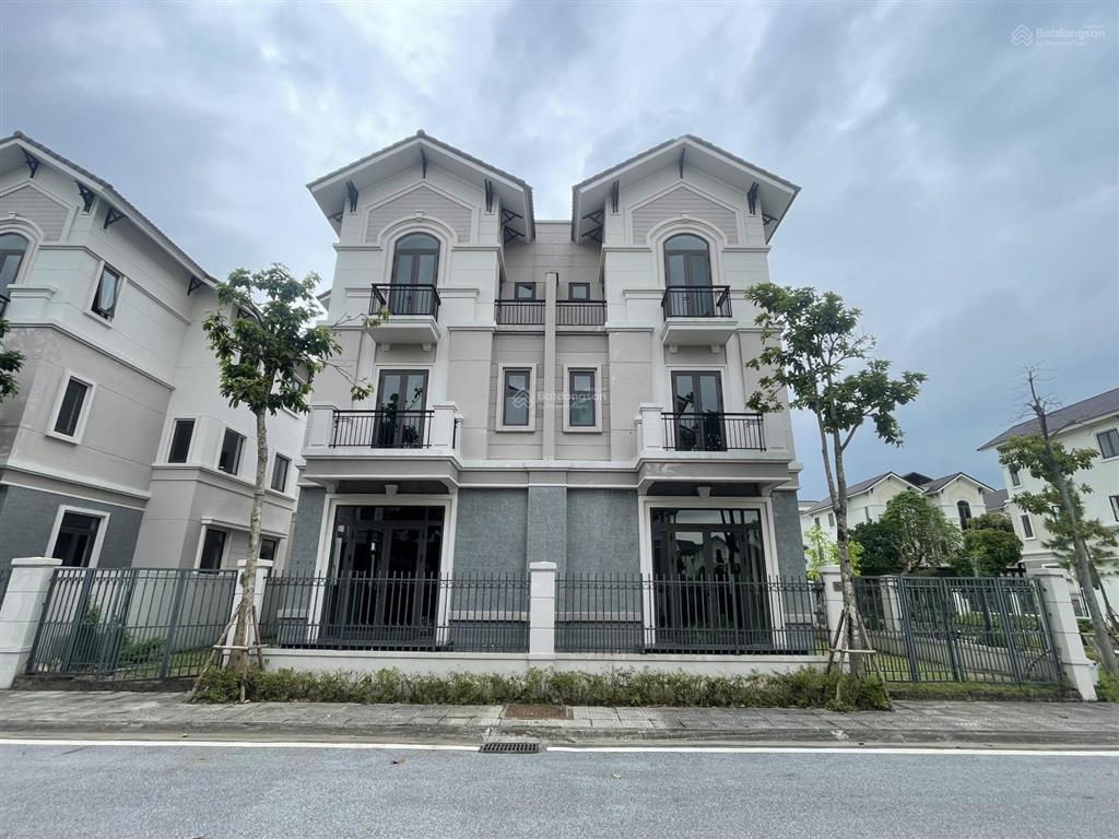 Chính chủ bán cặp góc btsl duy nhất centa city 270m2 sát vườn hoa giá tốt