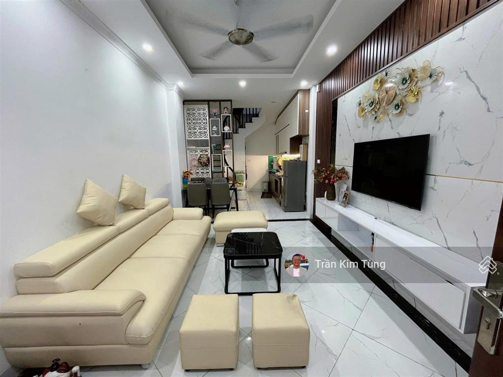 Bán nhà 5 tầng xuân đỗ long biên, ngõ thoáng, tiện ích đầy đủ, sổ đỏ chính chủ