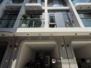 Bán nhà ngõ 145 thạch bàn full nội thất gara ô tô, thang máy. vị trí trung tâm, ngay aeon long biên