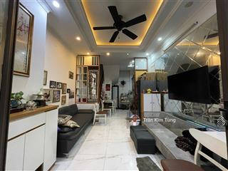 Bán nhà thạch bàn  cổ linh, dt 33m x 5 tầng full nội thất, ô tô đỗ gần cổng, giá 6.2 tỷ