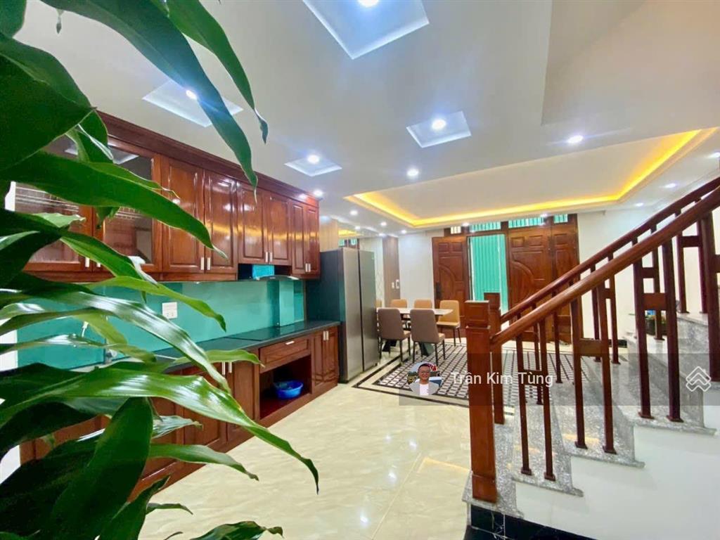 Bán nhà ngay chợ thạch bàn  6 tầng  dt 42m2 mt 5m + full nội thất. giá nhỉnh 10 tỷ