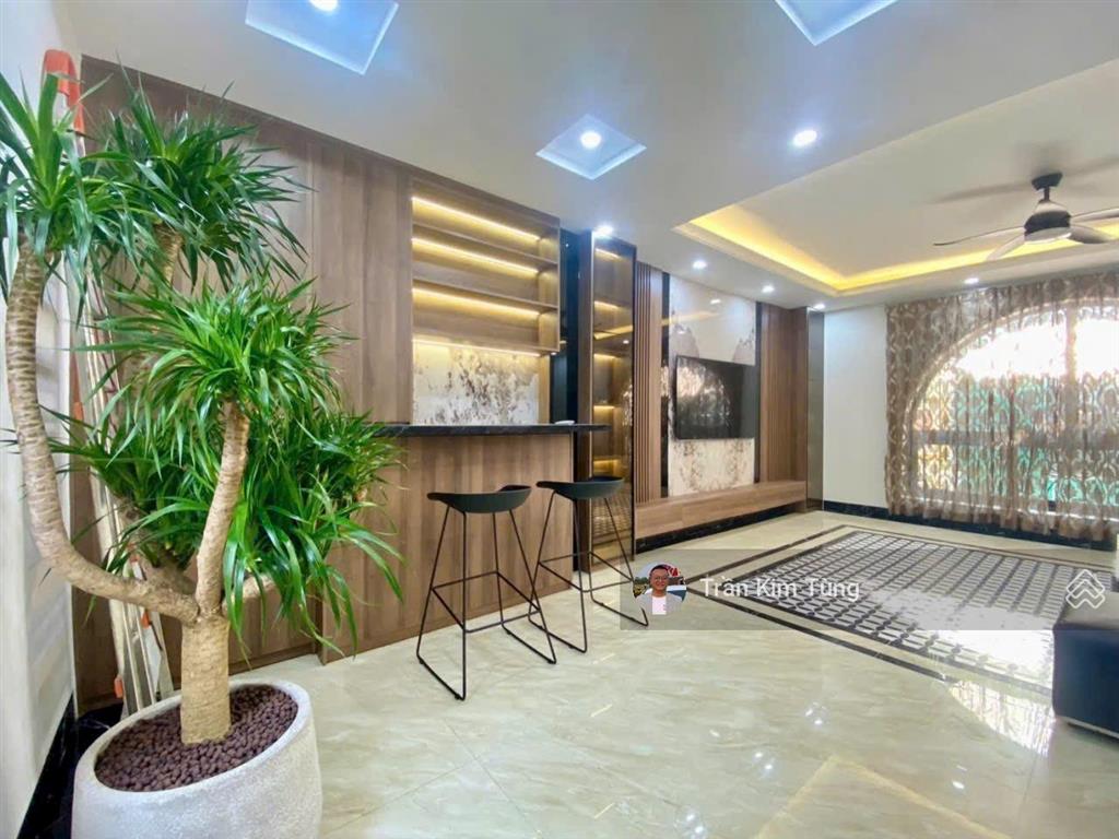 Bán nhà ngay chợ thạch bàn  6 tầng  dt 42m2 mt 5m + full nội thất. giá nhỉnh 10 tỷ