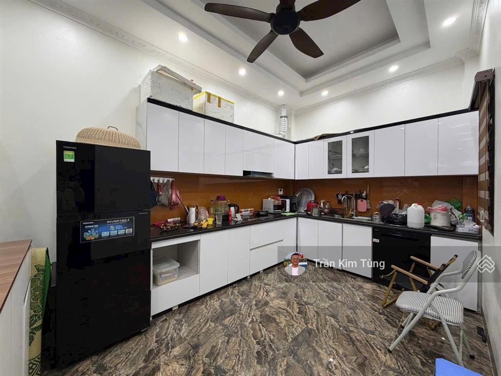 Bán nhà đẹp 50m2 x 4 tầng lô góc ngay đường cổ linh, cạnh vườn hoa, thoáng vĩnh viễn