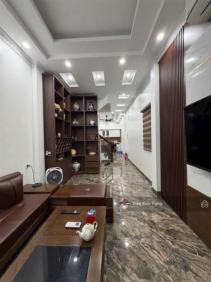 Bán nhà đẹp 50m2 x 4 tầng lô góc ngay đường cổ linh, cạnh vườn hoa, thoáng vĩnh viễn