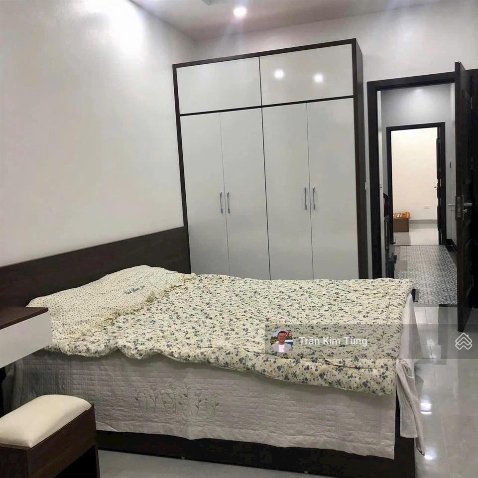 Bán nhà đẹp 50m2 x 4 tầng lô góc ngay đường cổ linh, cạnh vườn hoa, thoáng vĩnh viễn