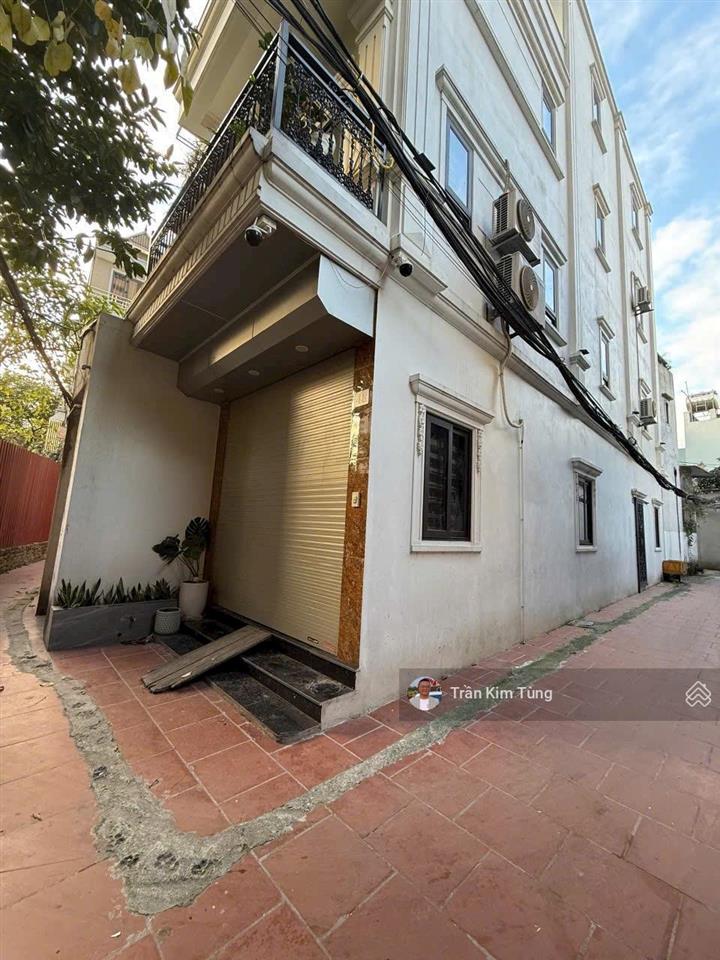 Bán nhà đẹp 50m2 x 4 tầng lô góc ngay đường cổ linh, cạnh vườn hoa, thoáng vĩnh viễn