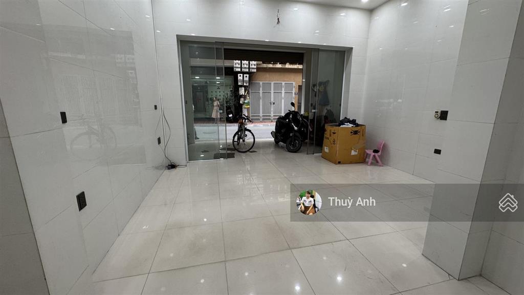 Cần cho thuê tầng 1 dt 70m2, giá siêu tốt tại lê trọng tấn, thanh xuân,  0963 889 ***