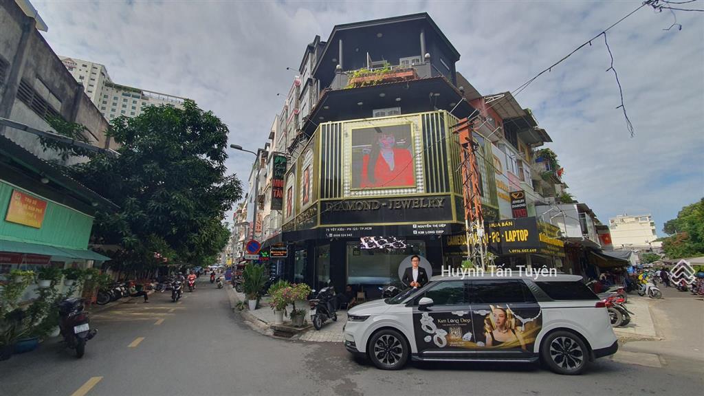 Bán nhà mt chợ an đông, 8x10m, 1 trệt 4 lầu kiên cố, có tm, 30 tỷ bl, mt đẹp kinh doanh ngay