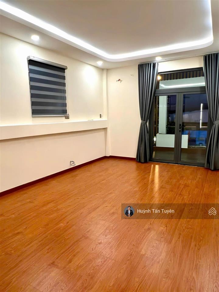 Bán nhà đẹp sát bên 3 tháng 2, hai mặt tiền phan xích long, 12,5 tỷ, 68,4m2, 2pn, 3wc, q11, khu