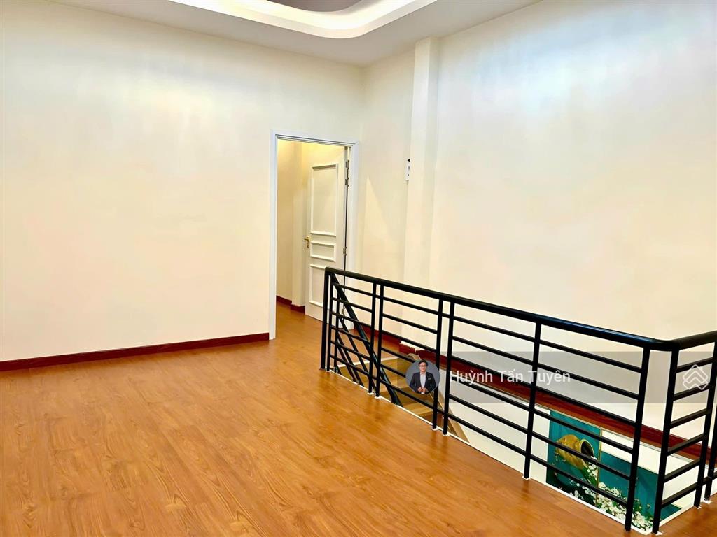 Bán nhà đẹp sát bên 3 tháng 2, hai mặt tiền phan xích long, 12,5 tỷ, 68,4m2, 2pn, 3wc, q11, khu