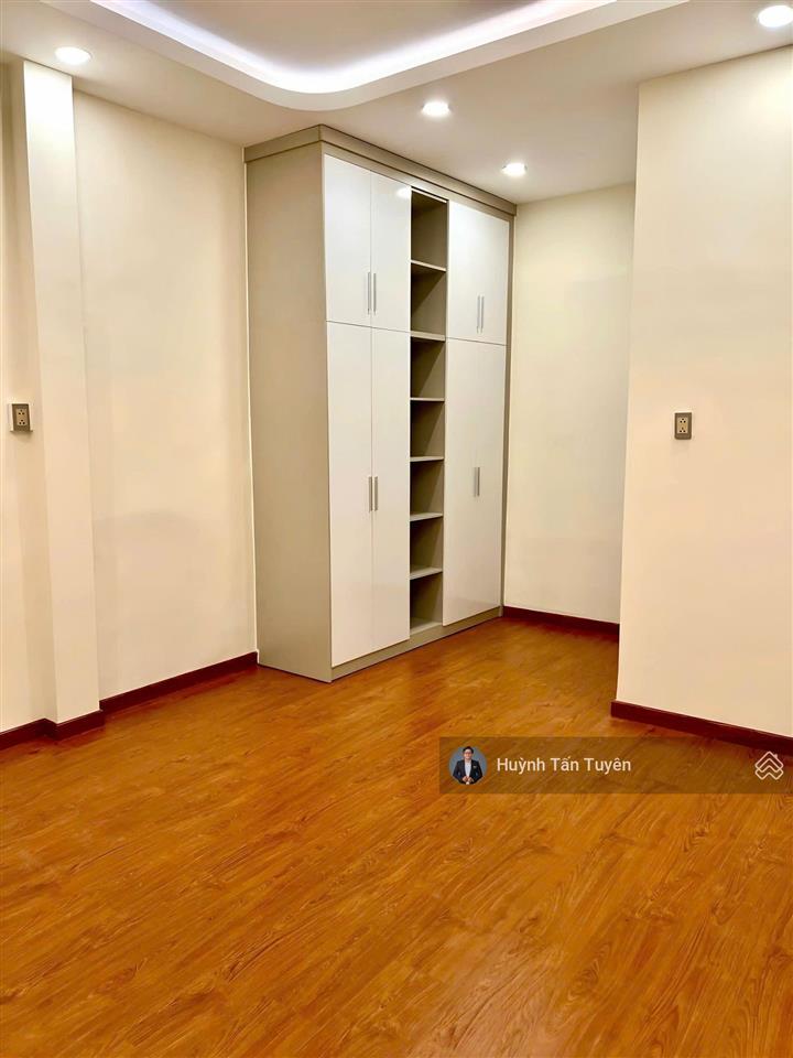 Bán nhà đẹp sát bên 3 tháng 2, hai mặt tiền phan xích long, 12,5 tỷ, 68,4m2, 2pn, 3wc, q11, khu