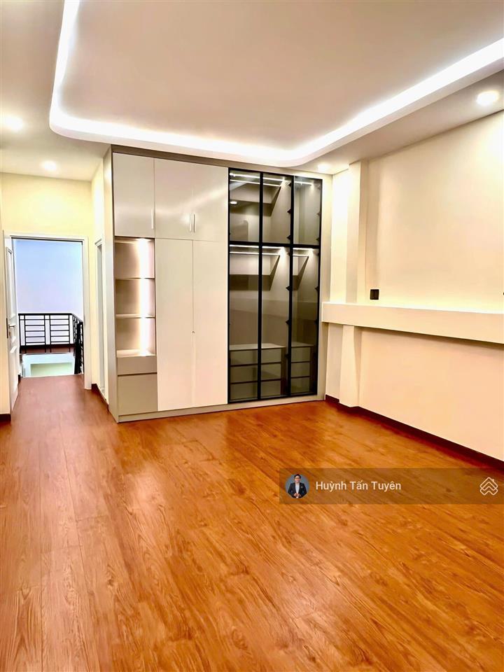 Bán nhà đẹp sát bên 3 tháng 2, hai mặt tiền phan xích long, 12,5 tỷ, 68,4m2, 2pn, 3wc, q11, khu