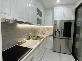 Chính chủ bán ch 173 xuân thủy 3 phòng ngủ căn góc, tầng trung bc đông nam giá tốt.  0987 362 ***
