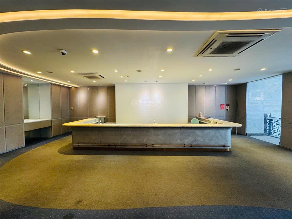 Cho thuê tòa nhà mặt phố lê đại hành diện tích 239m x 10 tầng + hầm, mặt tiền 10m, 2 thang máy