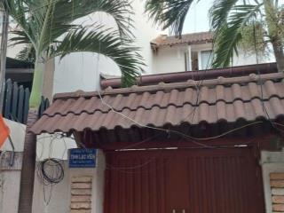 Nhà 4,1x17m, ô tô đậu cửa, gần Viettel Nguyễn Sơn, 4.5 tỷ