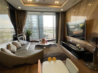 Cần bán nhanh căn góc 3pn, tòa landmark 1 view trực diện sông và landmark 81