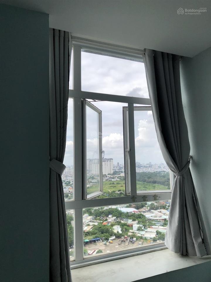 Có 1 phòng trống trong ch, sạch sẽ, thoáng mát cần cho nữ thuê