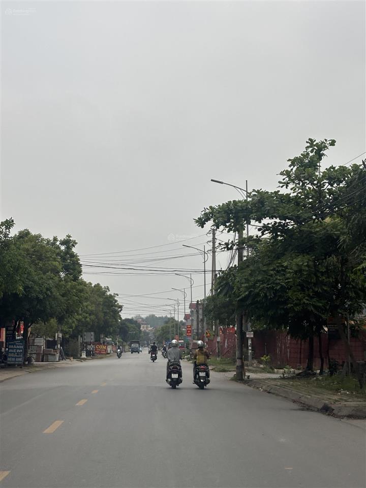 Bán đất khu đấu giá yên nội vạn yên yên lãng mê linh. dt 68m2 mt 6m giá 2,45 tỷ vị trí đắc địa