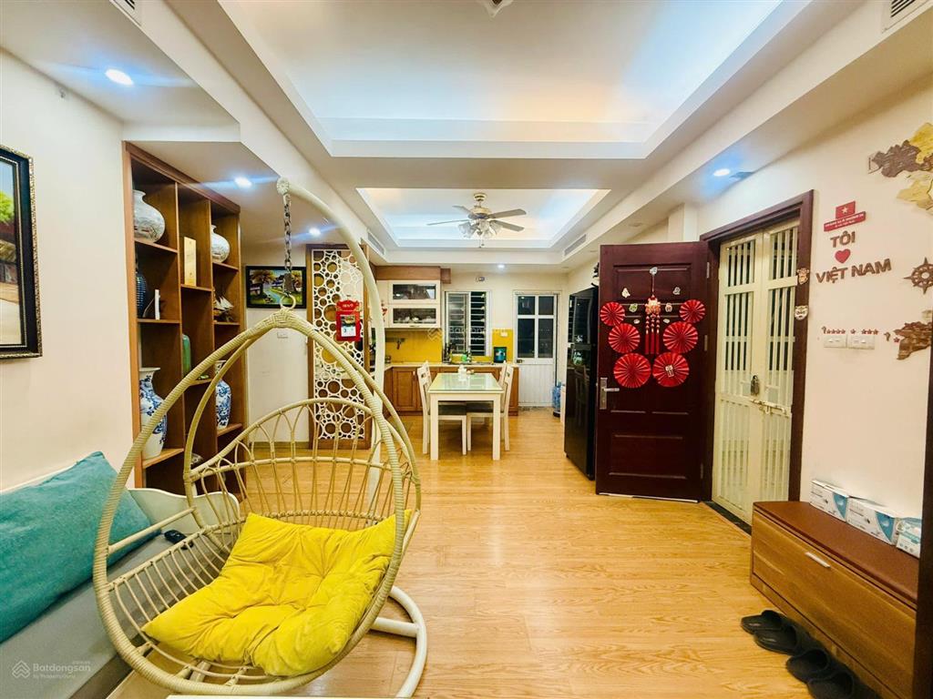 Nhà em có nhu cầu bán chung cư quân đội ở thạch bàn, sổ đỏ chính chủ